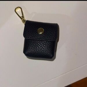 Air pod First Gen case.